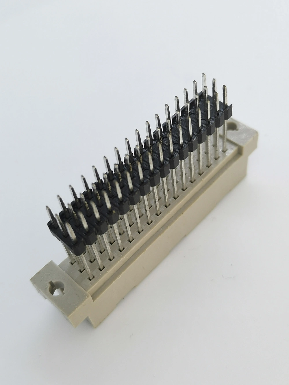30 Pins Vertical Plug Type 0.33R DIN41612 Connectors