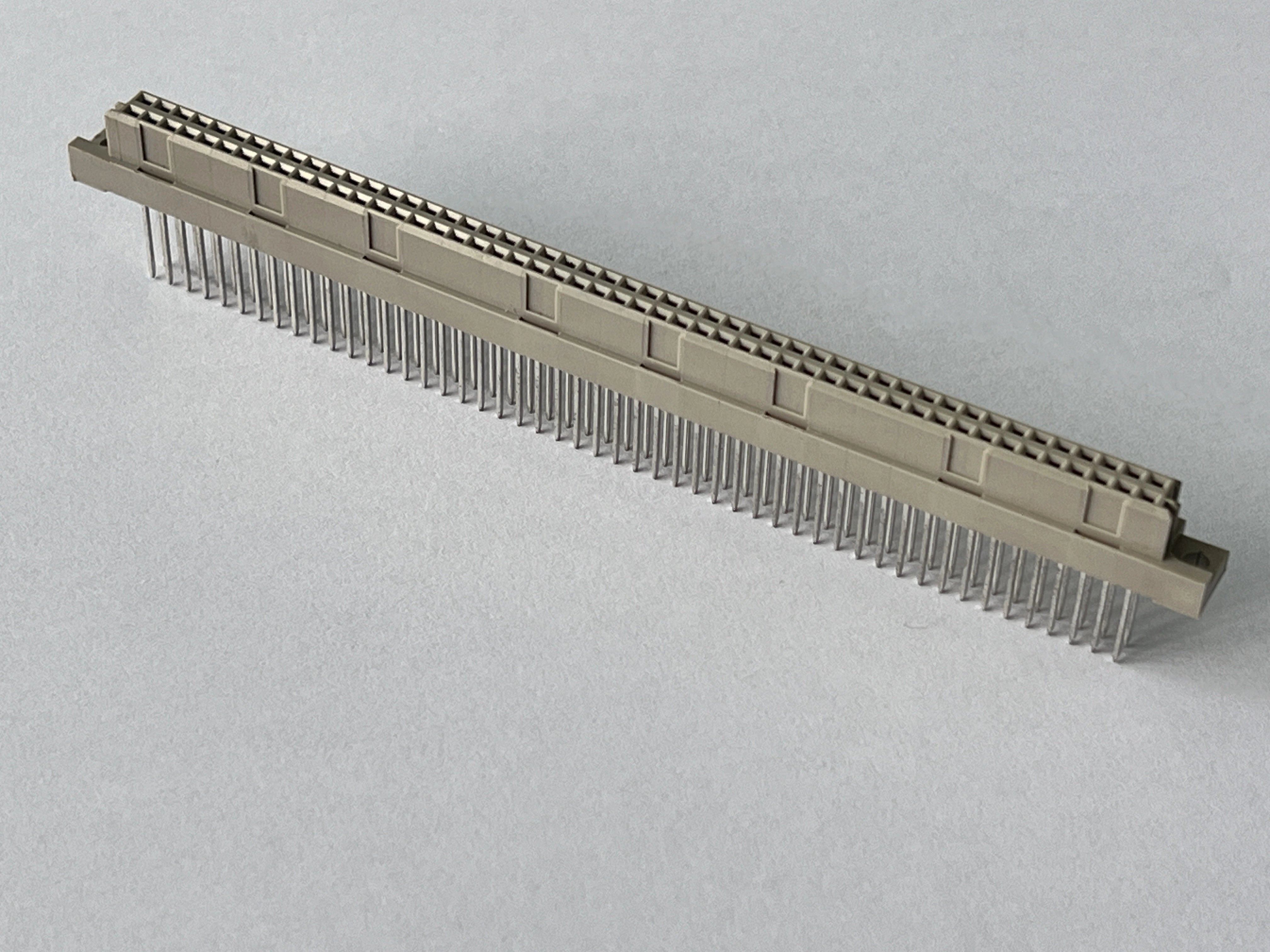 DIN 41612 Vertical Female Type B Connectors 100 Positions